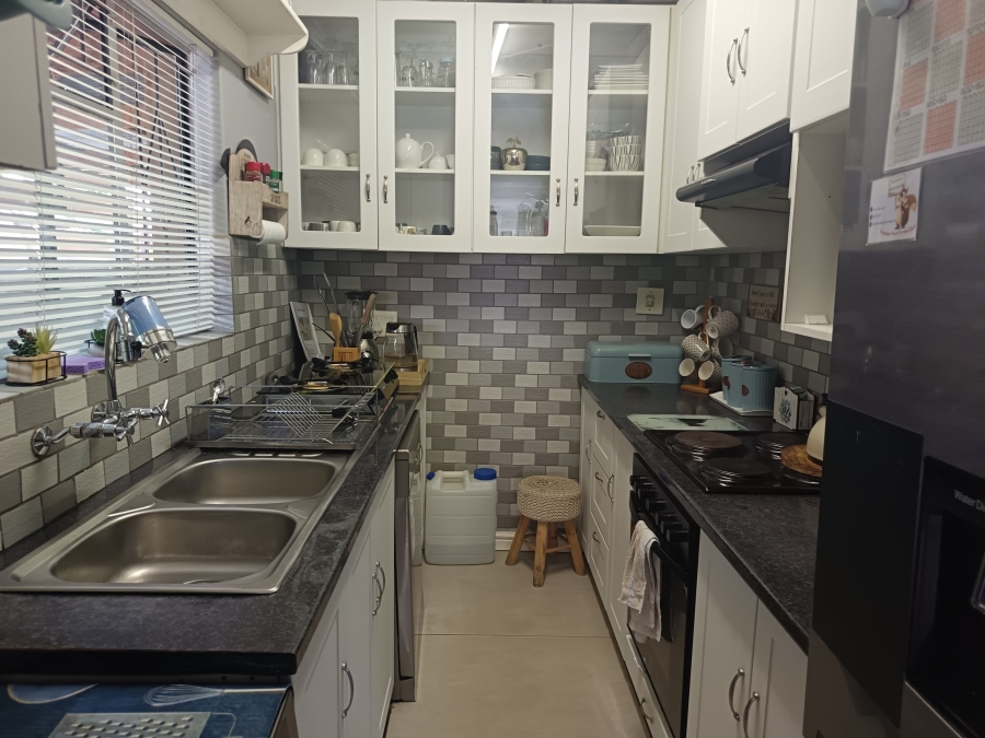 3 Bedroom Property for Sale in Esselenpark Western Cape